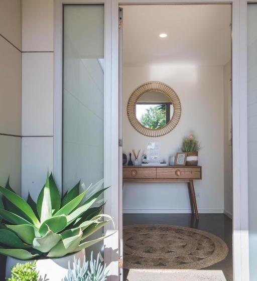 Living The Beach Dream   Pets, Wifi, 4 Bdrm, 450m Shops