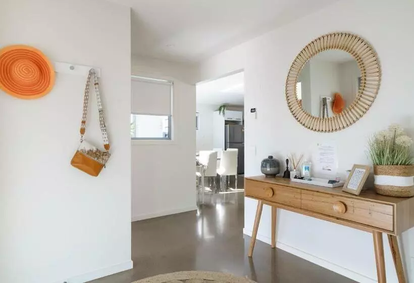 Living The Beach Dream Pets, Wifi, 4 Bdrm, 450m Shops