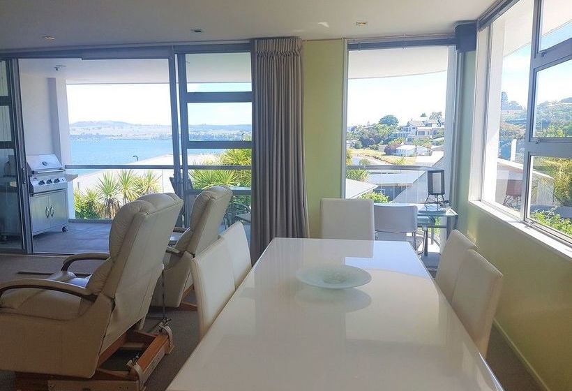 Waimahana Apartments