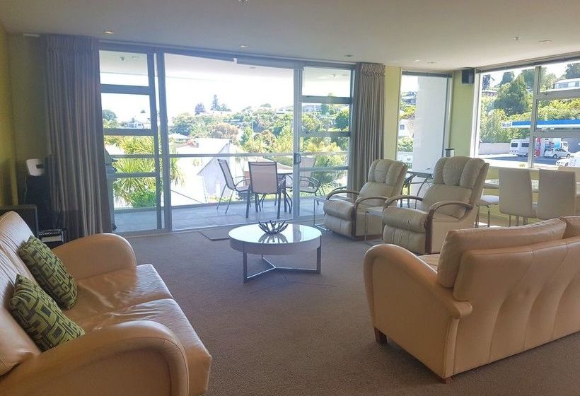 Waimahana Apartments