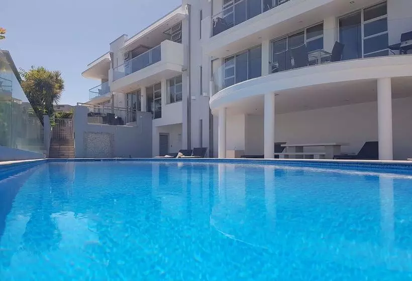 Waimahana Apartments