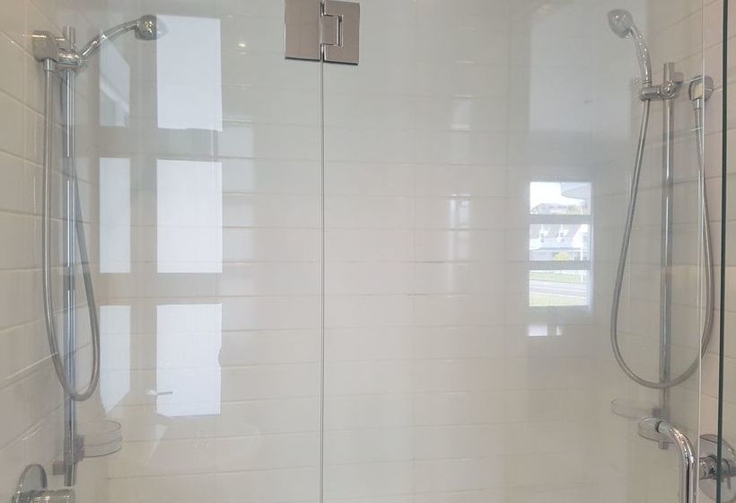 Waimahana Apartments