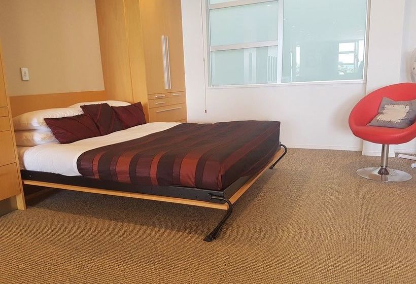 Waimahana Apartments