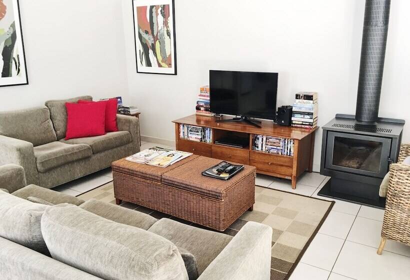 Abalina Cottages, Rotary Drive