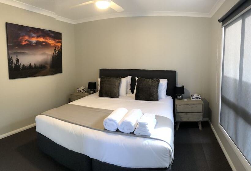 Abalina Cottages, Rotary Drive