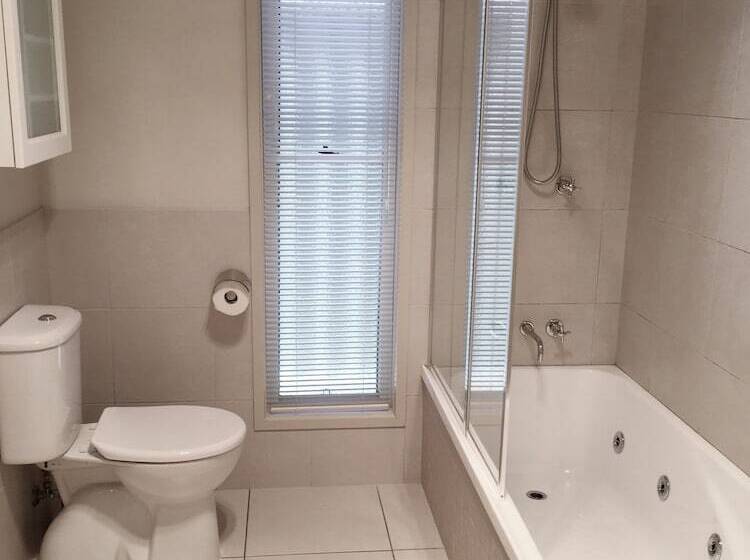 Abalina Cottages, Rotary Drive