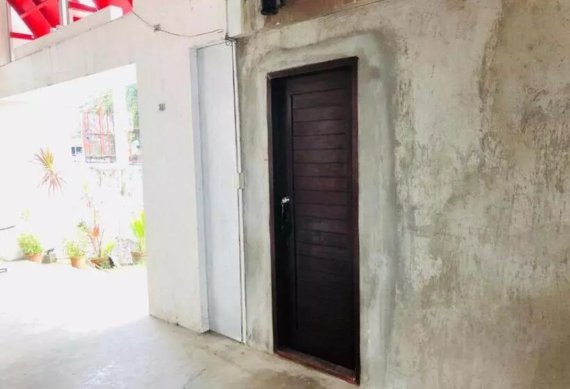 Hometown Hotel Lacson Bacolod