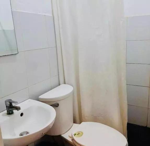 Hometown Hotel Lacson Bacolod