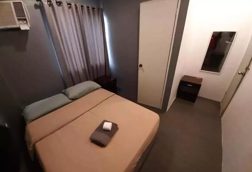 Hometown Hotel Lacson Bacolod