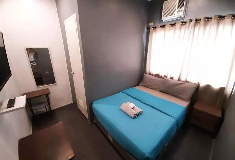Hometown Hotel Lacson Bacolod