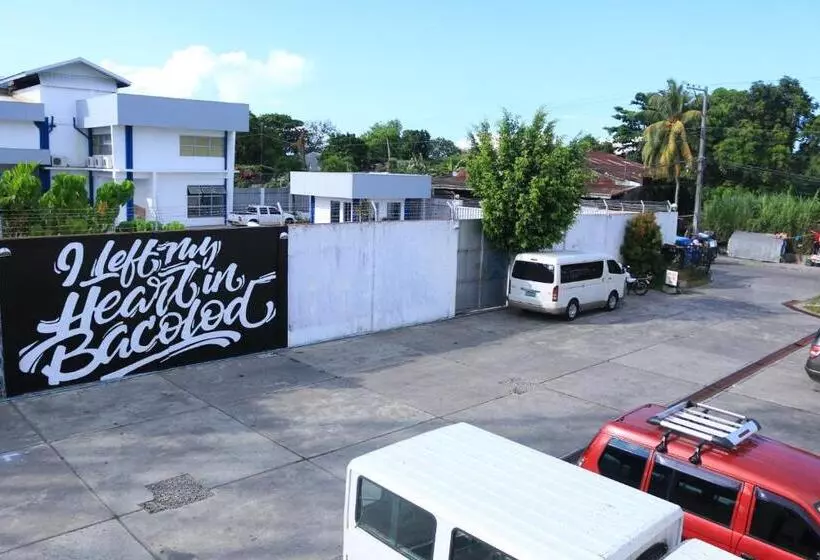 Hometown Hotel Lacson Bacolod