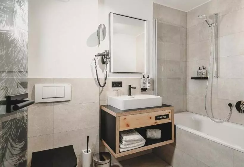 Hotelli & Appartements Tiroler Buam