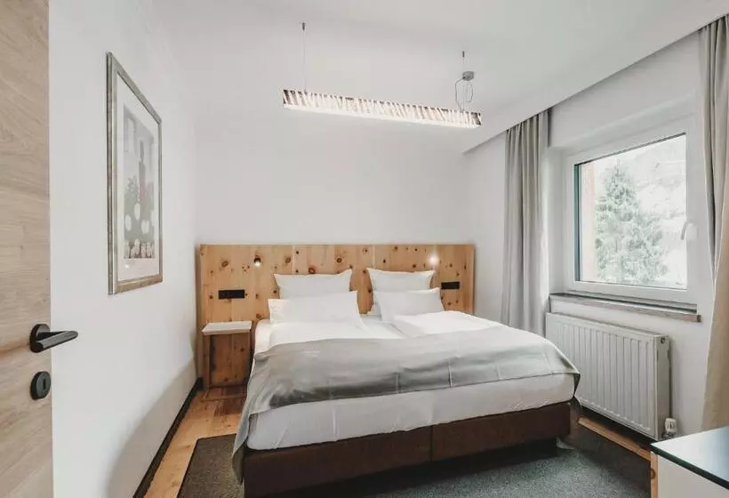 Hotelli & Appartements Tiroler Buam