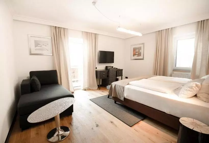 Hotelli & Appartements Tiroler Buam