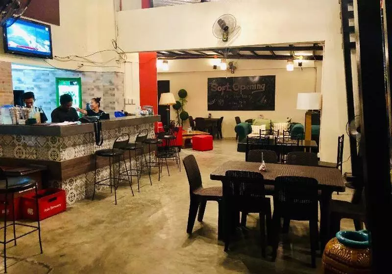 Hometown Hotel Lacson Bacolod