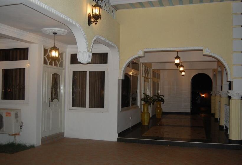 호텔 Kingsbridge Royale