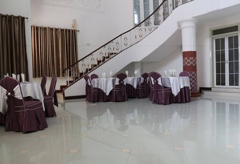 호텔 Kingsbridge Royale