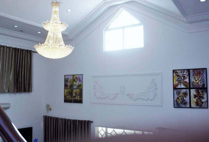 호텔 Kingsbridge Royale