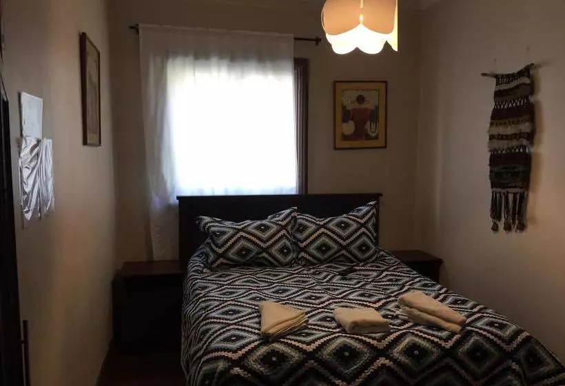 هتل Newen Kara Hostel