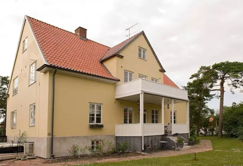 هتل Our House