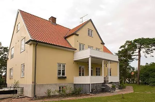 هتل Our House