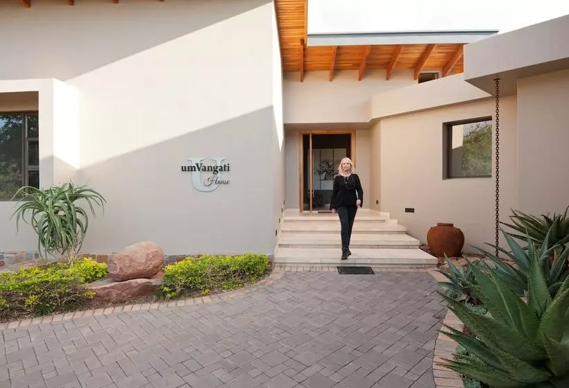 ホテル Umvangati House