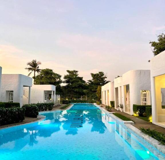 هتل Villa La Flora Kanchanaburi