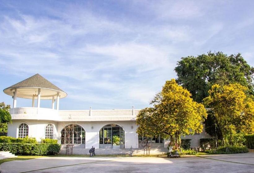 هتل Villa La Flora Kanchanaburi