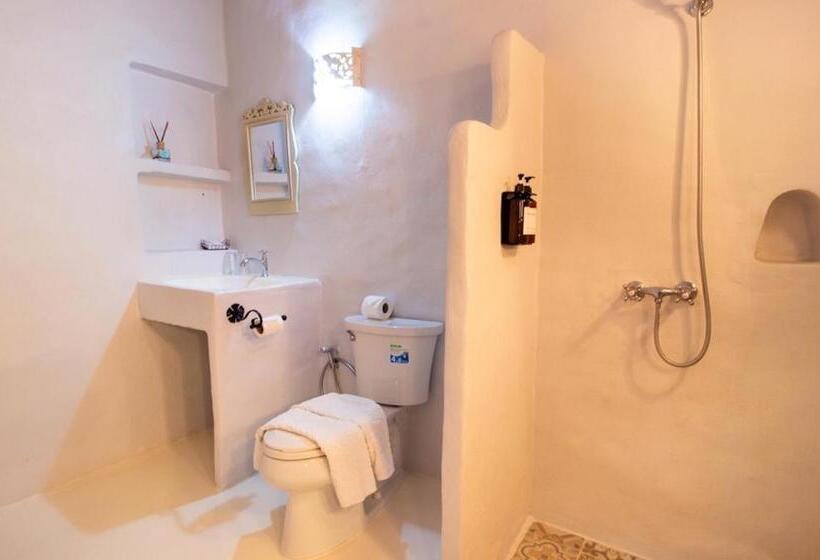 هتل Villa La Flora Kanchanaburi