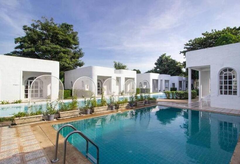 هتل Villa La Flora Kanchanaburi