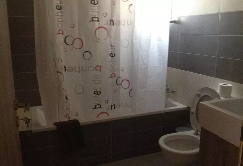 Niro Apartments