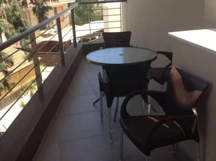 Niro Apartments