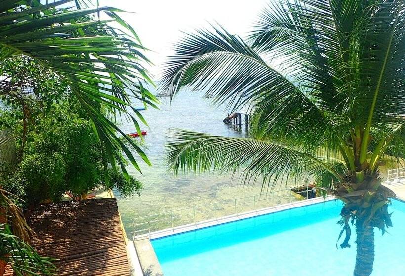 אתר נופש Aozora Seaside Mactan