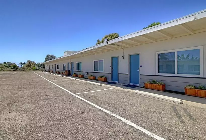 White Caps Motel