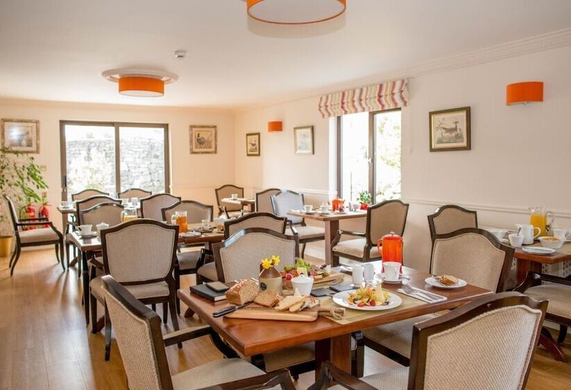 צימר Hazelwood Lodge