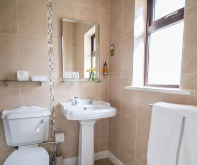 צימר Hazelwood Lodge