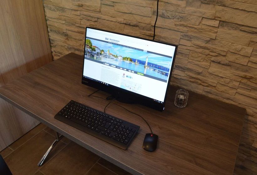 בית מלון כפרי Premier Inn Lindau