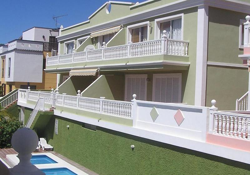 ホテル El Roque & Monica