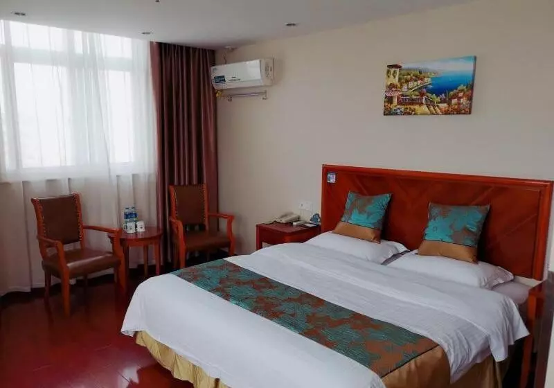 Hotelli Greentree Inn Jiangsu Taizhou Taidong Railway Station Business