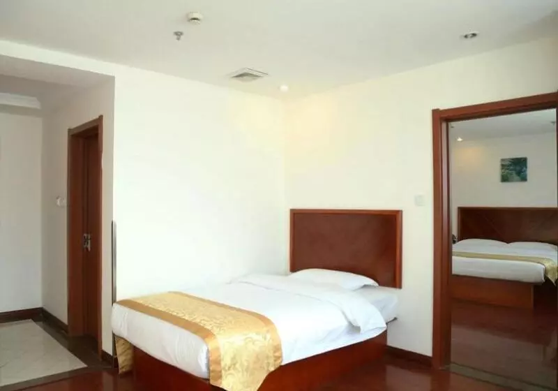 Hotelli Greentree Inn Jiangsu Taizhou Taidong Railway Station Business