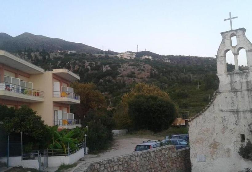 هتل Oasis Drymades