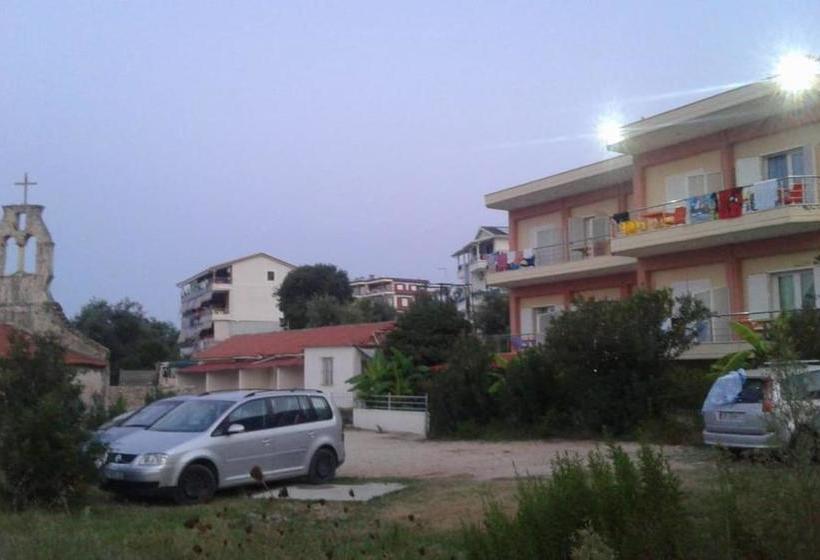 هتل Oasis Drymades