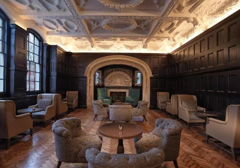 Hotelli The Lalit London