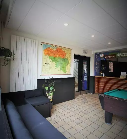 Auberge De Jeunesse De La Roche Champlon