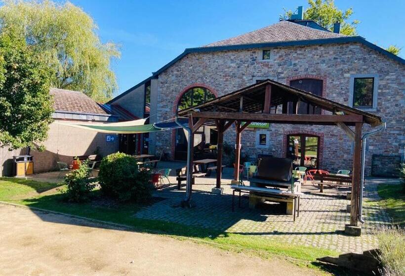 Общежитие Auberge De Jeunesse De La Roche Champlon