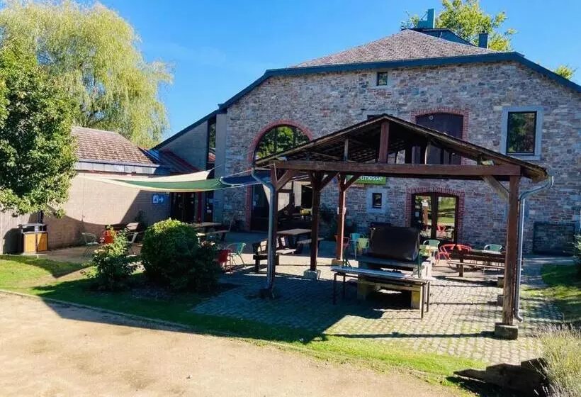 Auberge De Jeunesse De La Roche Champlon