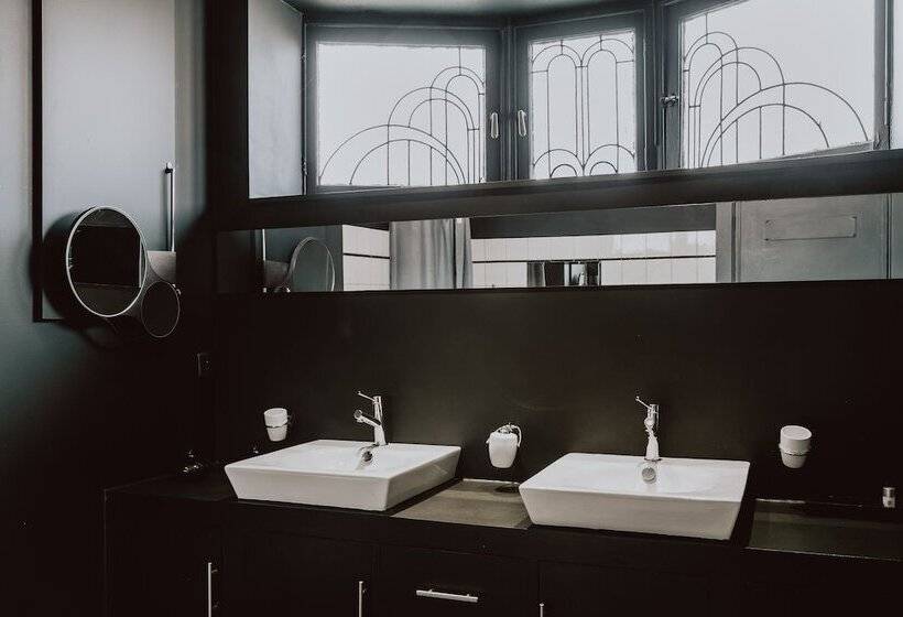 تختخواب و صبحانه Lenoir 96