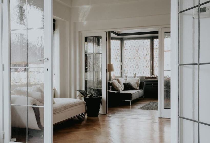 تختخواب و صبحانه Lenoir 96