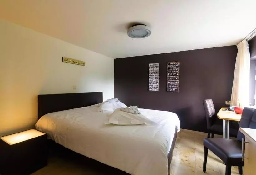 Hotelli Pracha