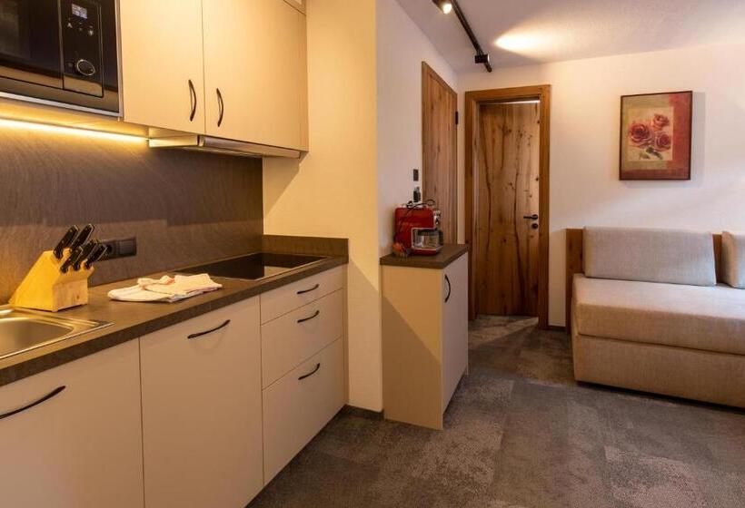 צימר Alpenresidenz Trisanna